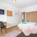 شقة فندقية Am Edthof 4*