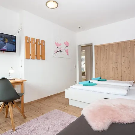 Apart Otel Am Edthof 4*